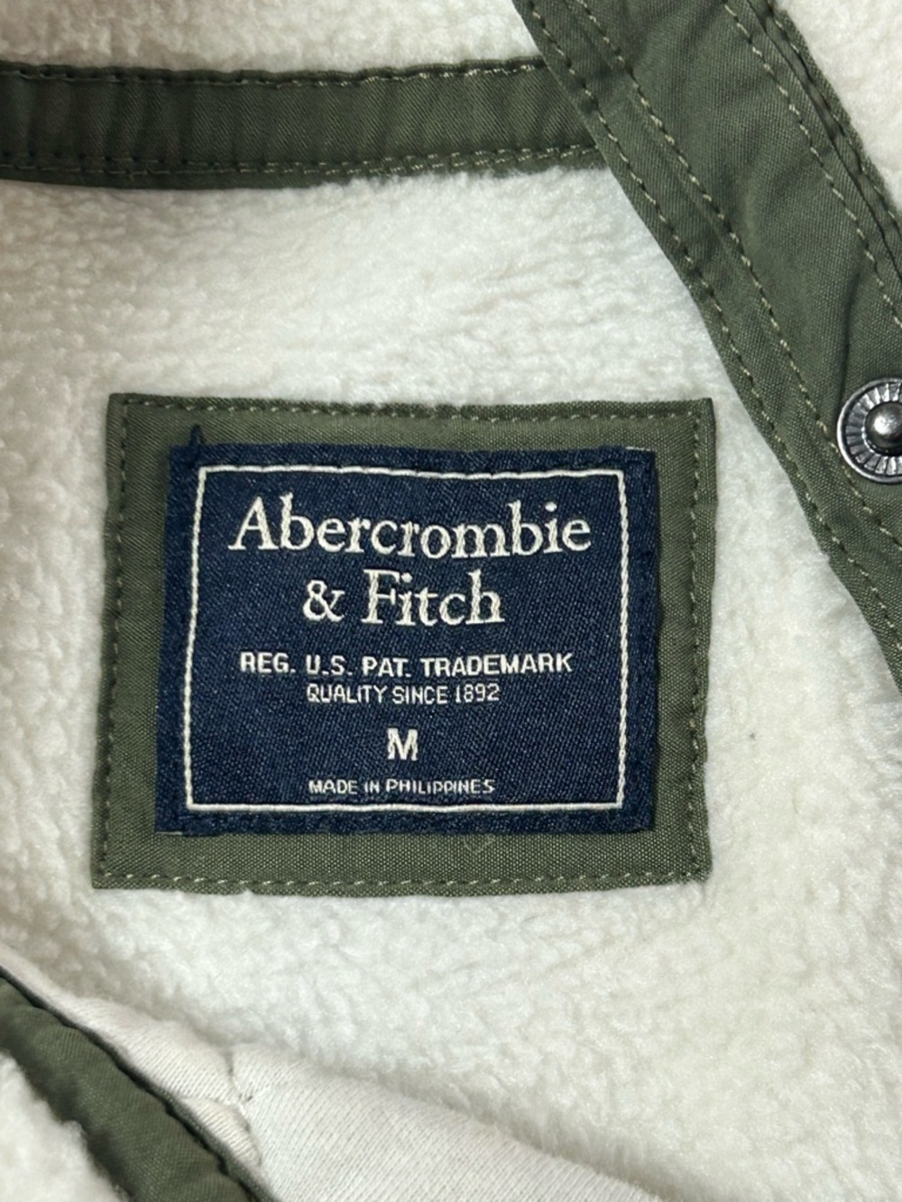 Abercrombie & Fitch Cream Sherpa Fleece with Olive Trim - Picture 2 of 15